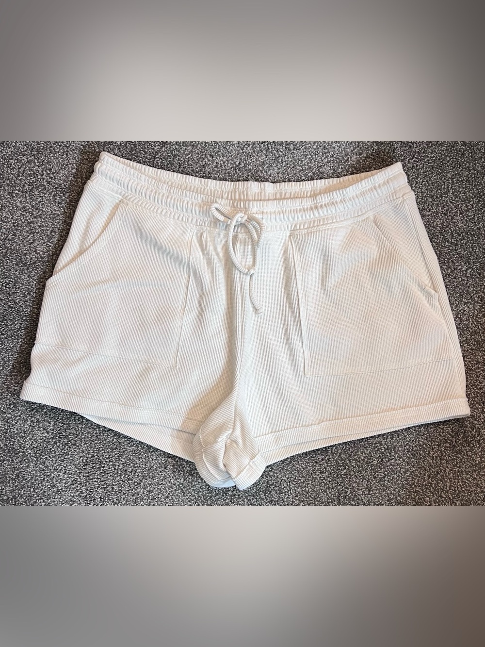 White shorts size X-Large